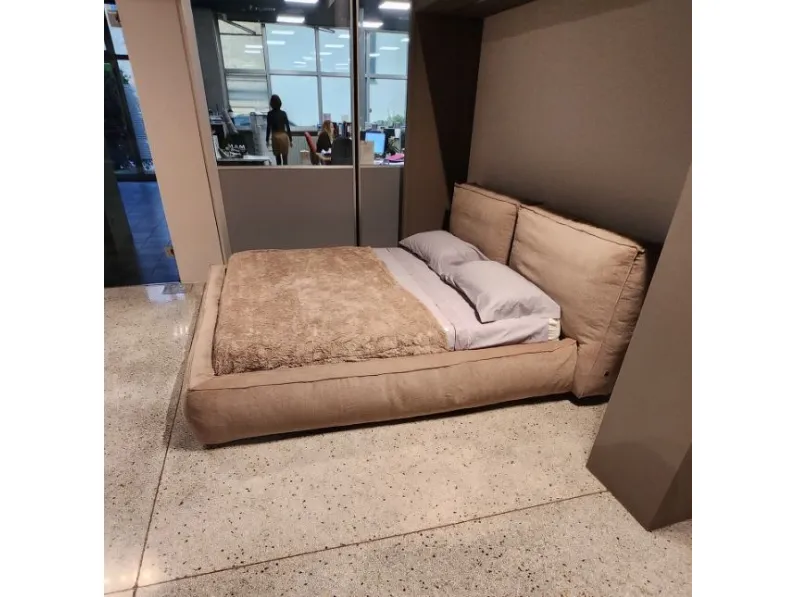 Letto imbottito modello Letto maxi in piuma  di Md work scontato 50%