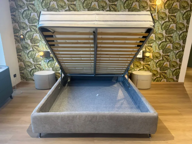 Letto moderno Leilah Gamma con un ribasso del 26%