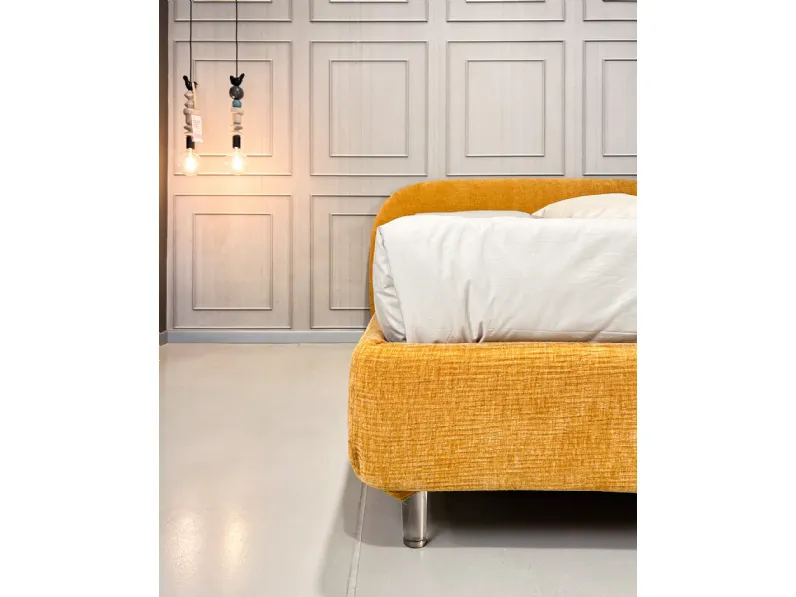 Letto imbottito modello Letto wheel 160x190 di Le comfort scontato 39%