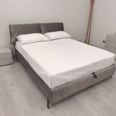 Letto imbottito modello Andromeda di Rosini scontato 25%