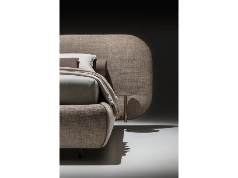 Letto design con contenitore B curve Twils a prezzo scontato