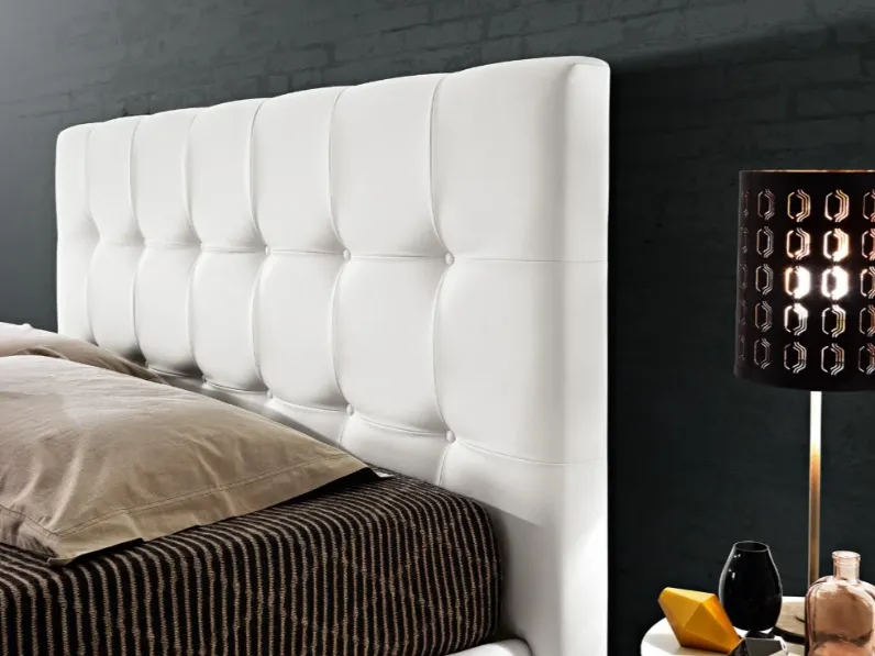 Letto imbottito modello Domino di Artigiana letti scontato 29%