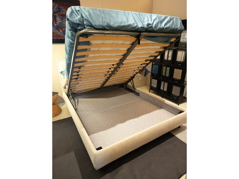 Letto moderno Nisida Altrenotti con uno sconto del 30%