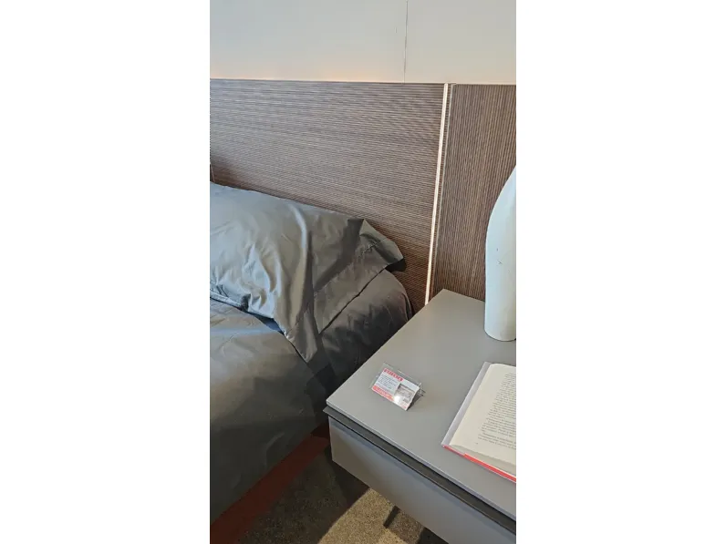 Letto moderno Carre' Adok con uno sconto del 60%