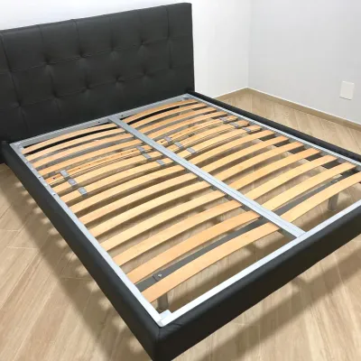 Letto matrimoniale moderno Letto moma di Veneran a prezzo ribassato