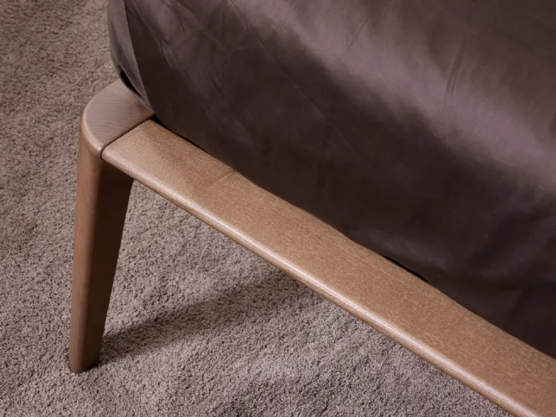 Letto in legno con piedini Aries outlet Diotti.com a prezzo ribassato