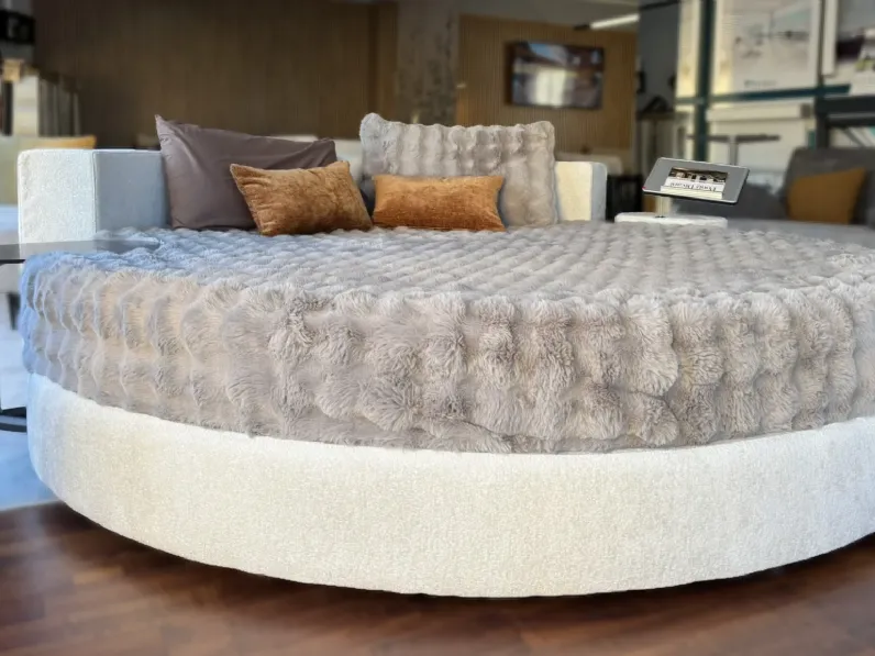 Letto design Letto rotondo cristal high-tech tessuto Artigianale scontato 48%