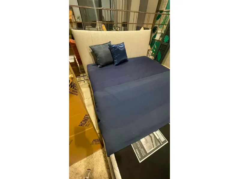 Letto design Letto harlem in tessuto Novaluna con un ribasso del 45%