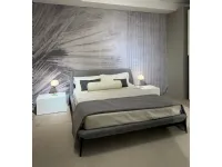 Letto design con giroletto Velvet Novamobili a prezzo ribassato