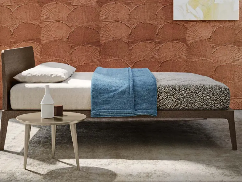 Letto in legno modello Zenit di Morassutti scontato 40%