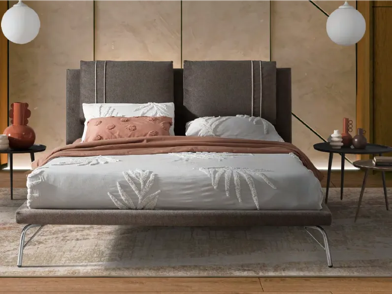 Letto imbottito con piedini Letto imbottito road Mobilificio bellutti a prezzo ribassato