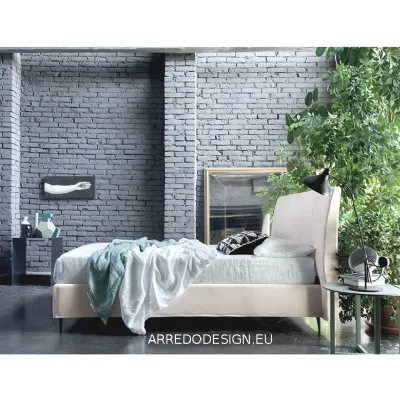 Letto imbottito modello Bali di Rigosalotti scontato 35%