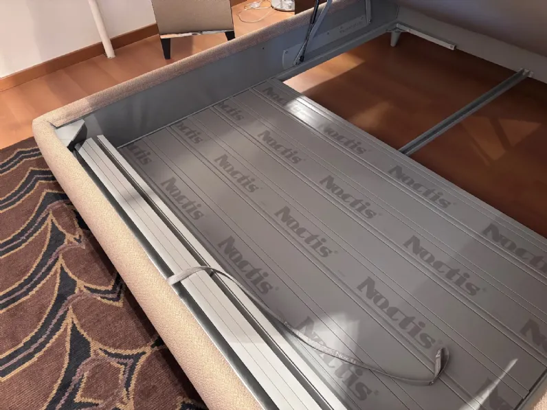 Letto imbottito con contenitore Hello Noctis a prezzo scontato