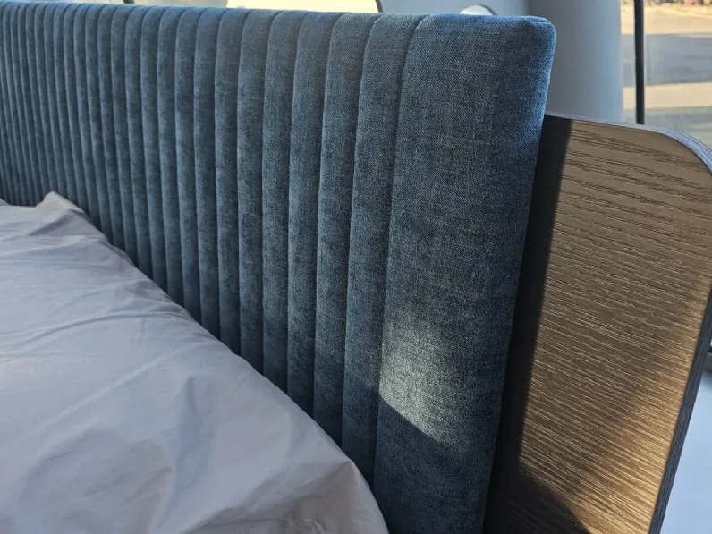 Letto matrimoniale moderno Roxy Tomasella a prezzo ribassato