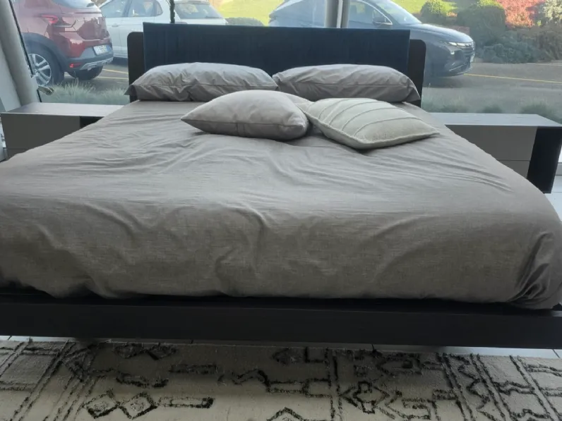 Letto matrimoniale moderno Roxy Tomasella a prezzo ribassato