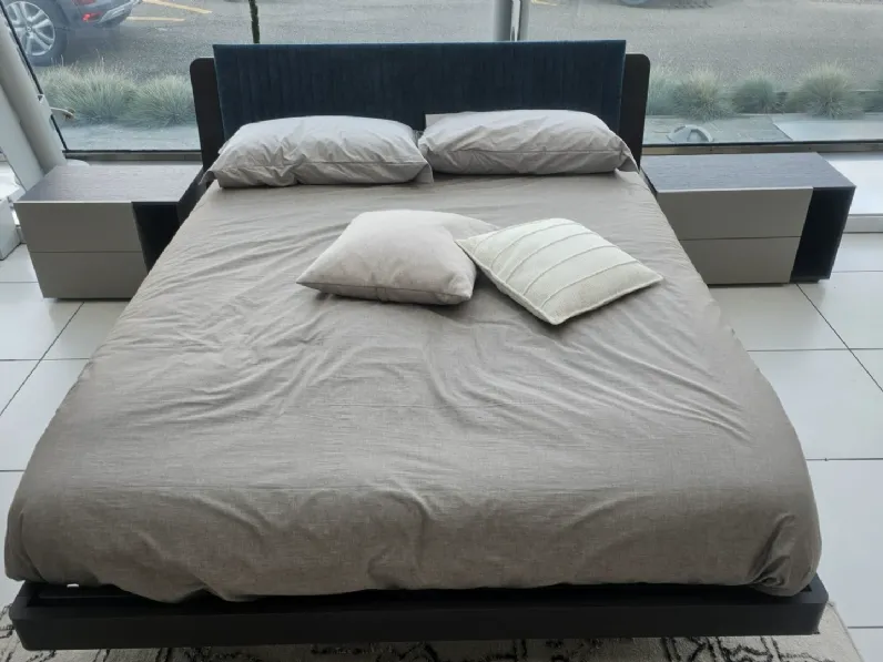 Letto matrimoniale moderno Roxy Tomasella a prezzo ribassato