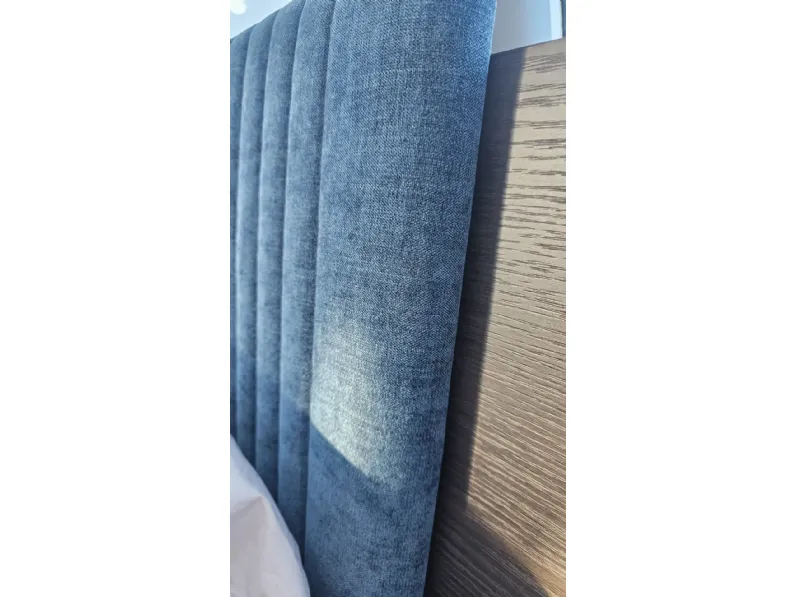 Letto matrimoniale moderno Roxy Tomasella a prezzo ribassato