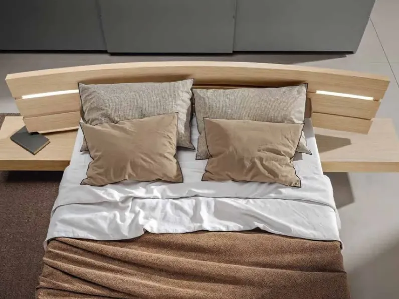 Letto design con giroletto Work Veneran a prezzo ribassato