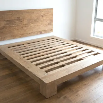 Letto in legno con giroletto slat teak massello Artigianale a prezzo ribassato