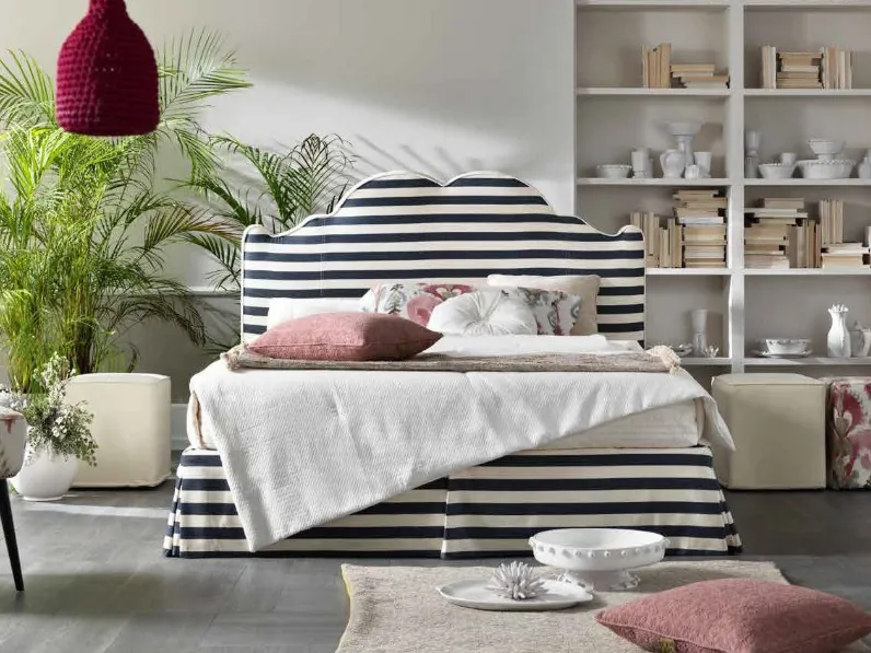 Letto imbottito modello Letto luxury doppio contenitore  di Md work scontato 50%