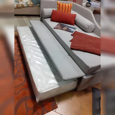 Letto imbottito con giroletto LineBolzana prezzo ribassato