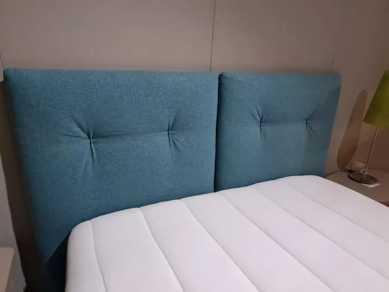 Letto imbottito con contenitore Lucy &tradition a prezzo scontato