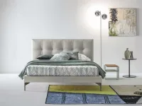 Letto imbottito modello Max capitonne basso di Twils scontato 30%