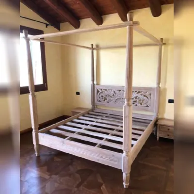 Letto in legno modello Oriente di Outlet etnico scontato 25%