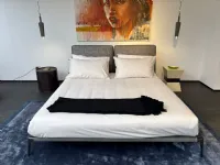 Letto matrimoniale con piedini Park 1  Poliform a prezzo ribassato