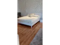 Letto moderno con giroletto Scudo Imab a prezzo ribassato