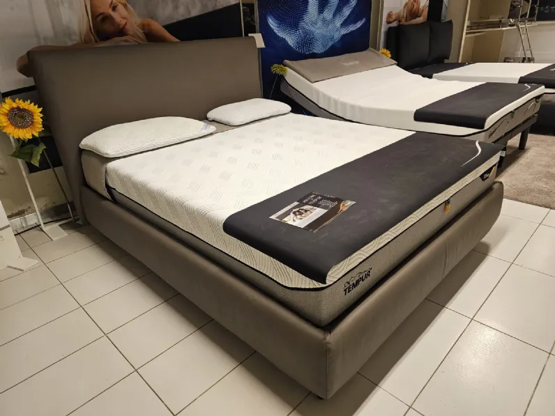 Letto matrimoniale moderno Uno Tempur a prezzo ribassato