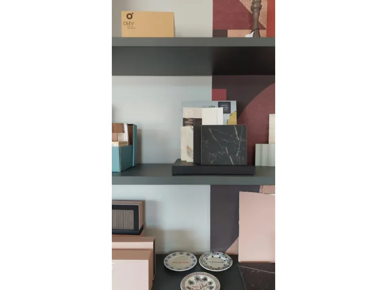 Libreria modello Shapes library di Artigianale a prezzo scontato