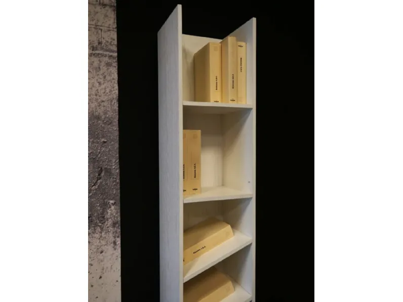 Libreria verticale stile moderna di Cenedese scontata del 57%