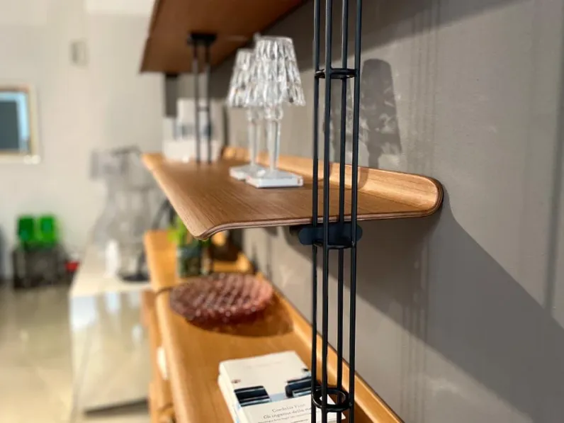 Libreria Kartell in legno scontata -30%: scopri Adam wood