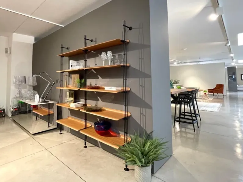 Libreria Kartell in legno scontata -30%: scopri Adam wood