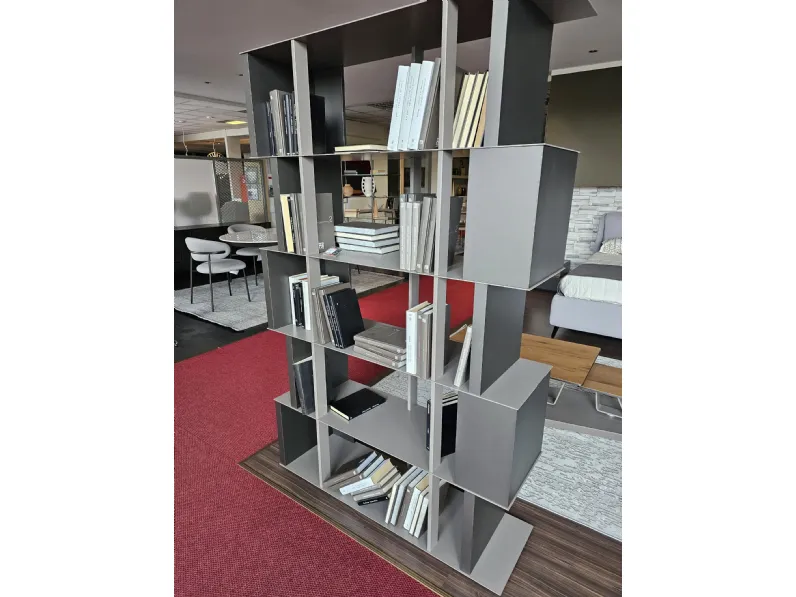 Libreria Manga  stile moderno di Ozzio scontata del 30%