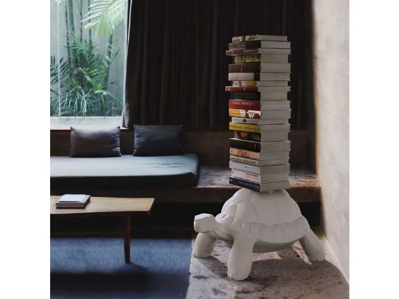 Libreria  turtle carry bookcase in stile moderno di Qeeboo in OFFERTA OUTLET 