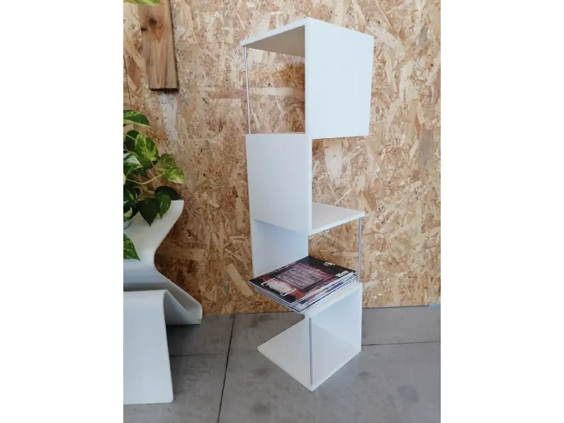 Libreria Kaleidos stile design di Mya design scontata del 30%