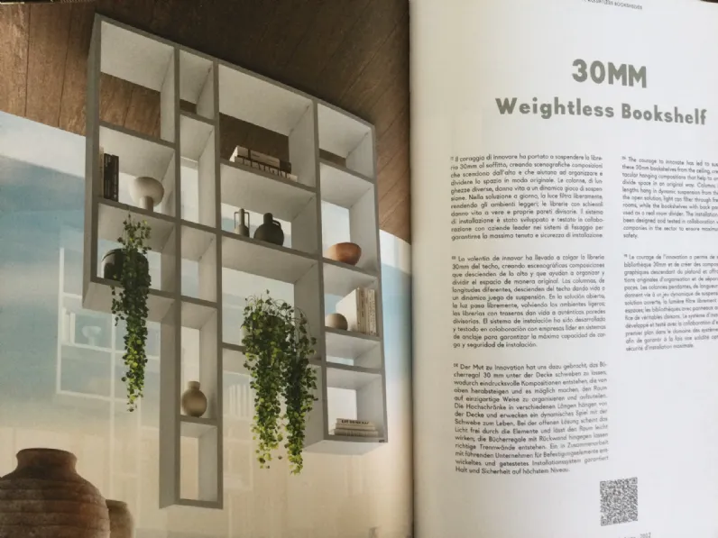 Libreria modello Weightless  di Lago a prezzo Outlet