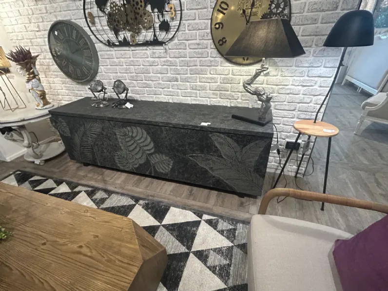 Madia Credenza con decorazione bassorilievo  in stile design di Dialma brown in Offerta Outlet