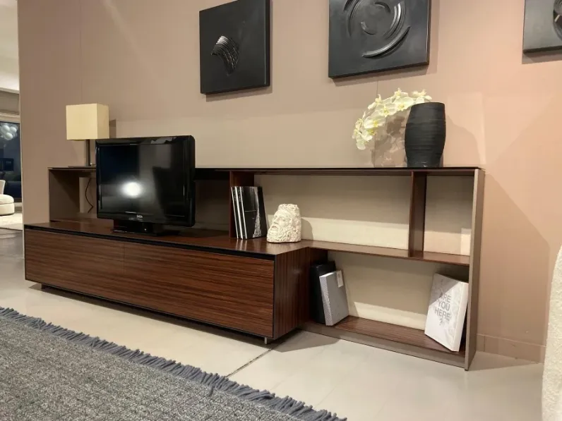 Madia di B&b italia in legno Flat a prezzo Outlet