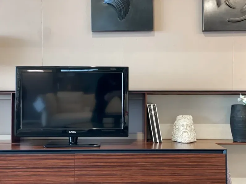Madia di B&b italia in legno Flat a prezzo Outlet