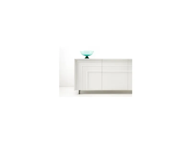 Madia in stile design Gessolina con piedini di Minotti italia in Offerta Outlet 
