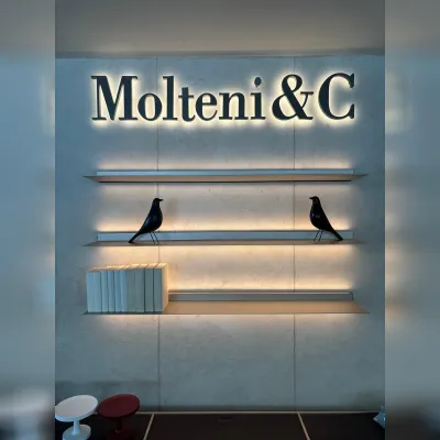 Mensola modello Password in stile design di Molteni & c in offerta