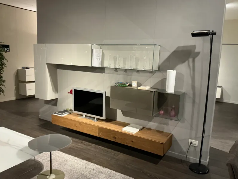 Parete attrezzata 36e8 Lago in stile design a prezzo scontato