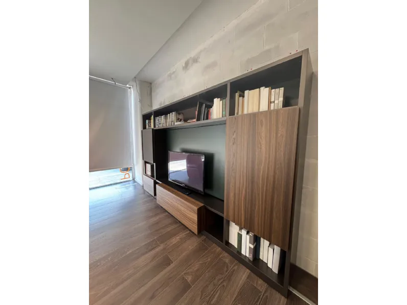 Parete attrezzata 505 up system Molteni & c in stile moderna a prezzo ribassato