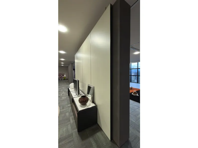 Parete attrezzata Arial di Molteni & c in OFFERTA OUTLET