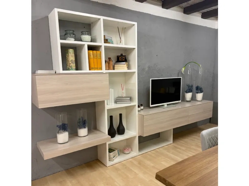 Parete attrezzata Day Orme in stile moderna a prezzo ribassato