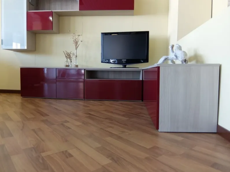 Parete attrezzata One Siloma in stile moderna a prezzo ribassato
