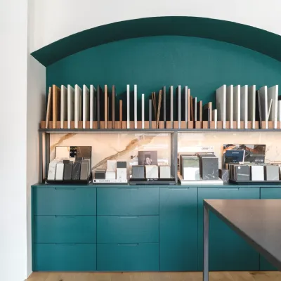 Parete attrezzata Espositore di Artigianale in OFFERTA OUTLET